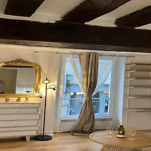  Appartamento Elegant Retreat By Le Marais